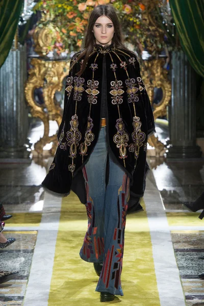 Look 9
